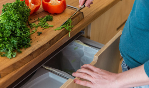 Using Kitchen Scraps to Make Simple Compost for Balcony Plants